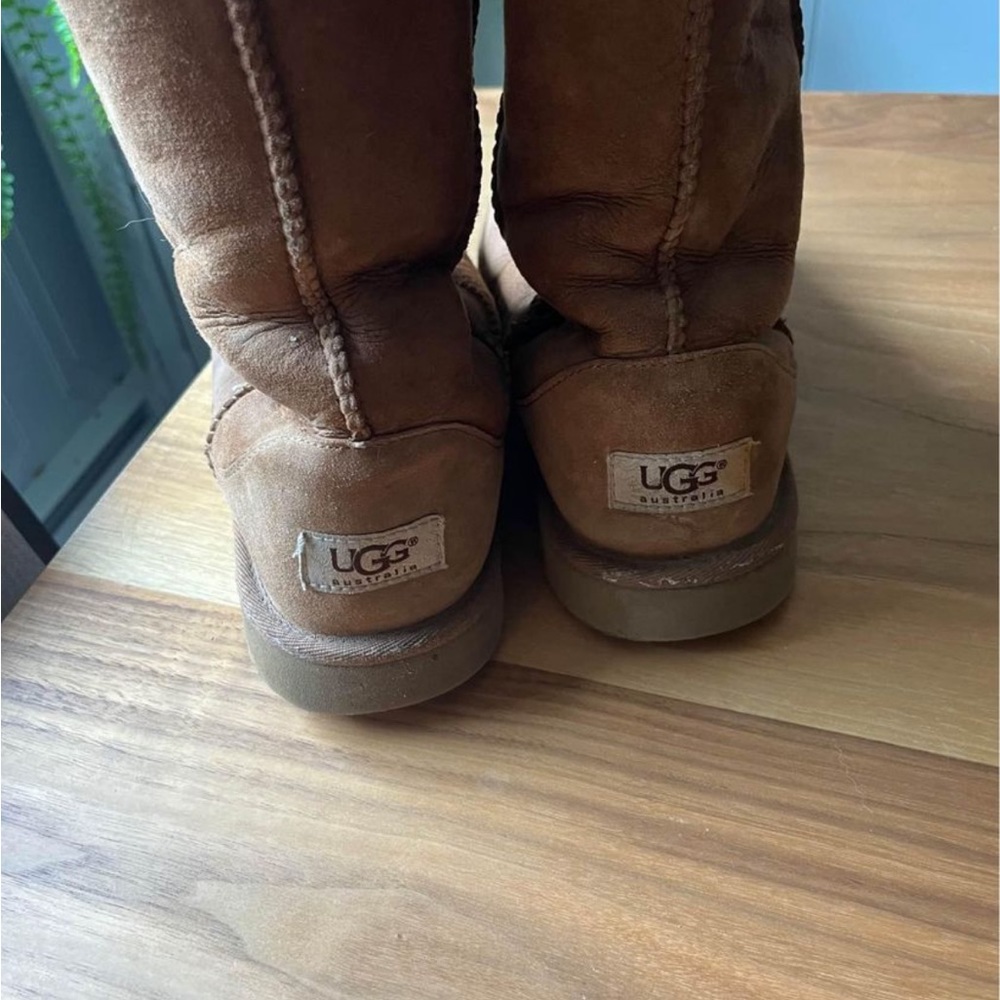 TALL UGGS - Picture 2 of 3